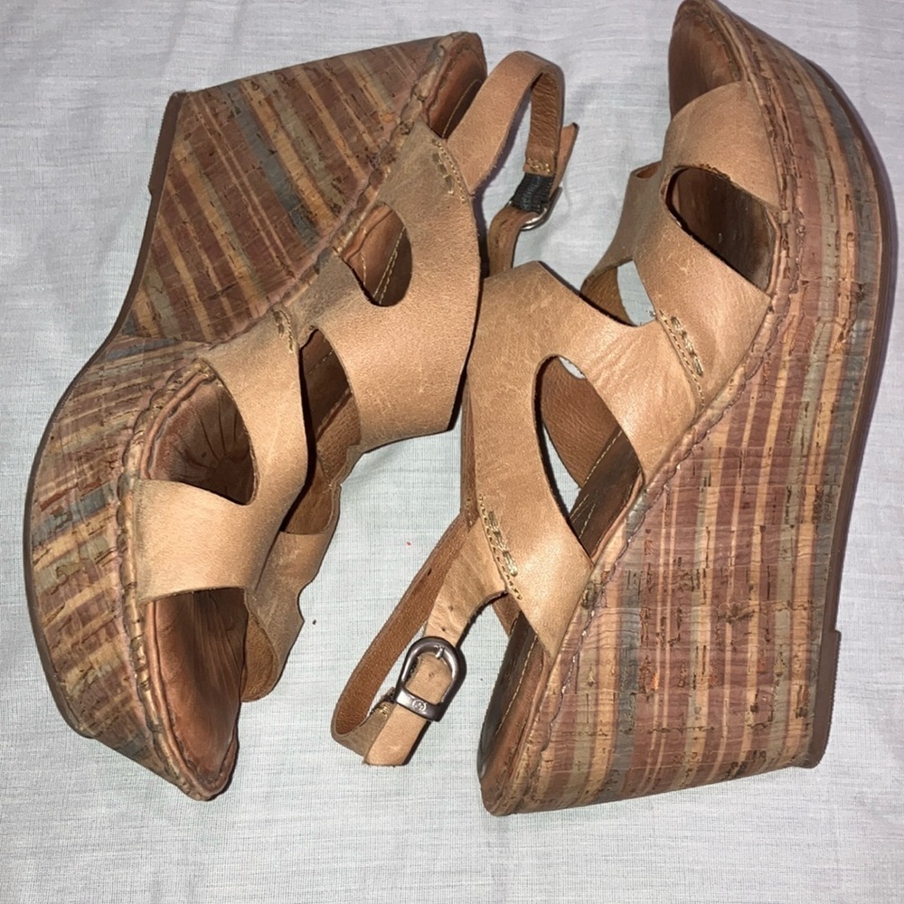 Size 9 (40.5) leather Women's Tan Wedge Sandals - Picture 11 of 16